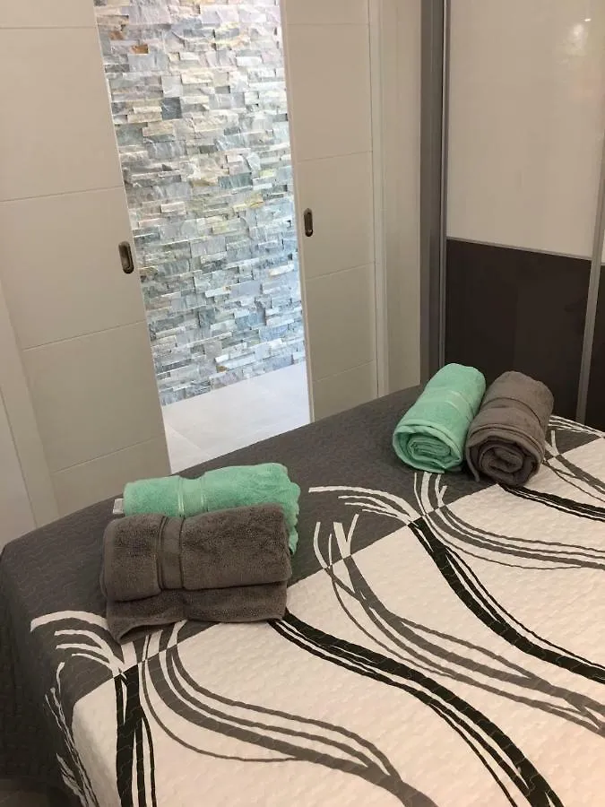 Apartment Orlando 아데제 0*,  스페인