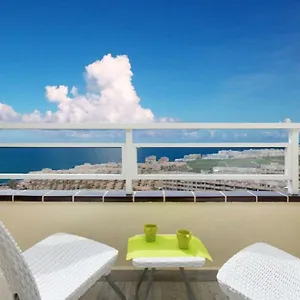 906 Luxury Paraiso Sea View Apartment